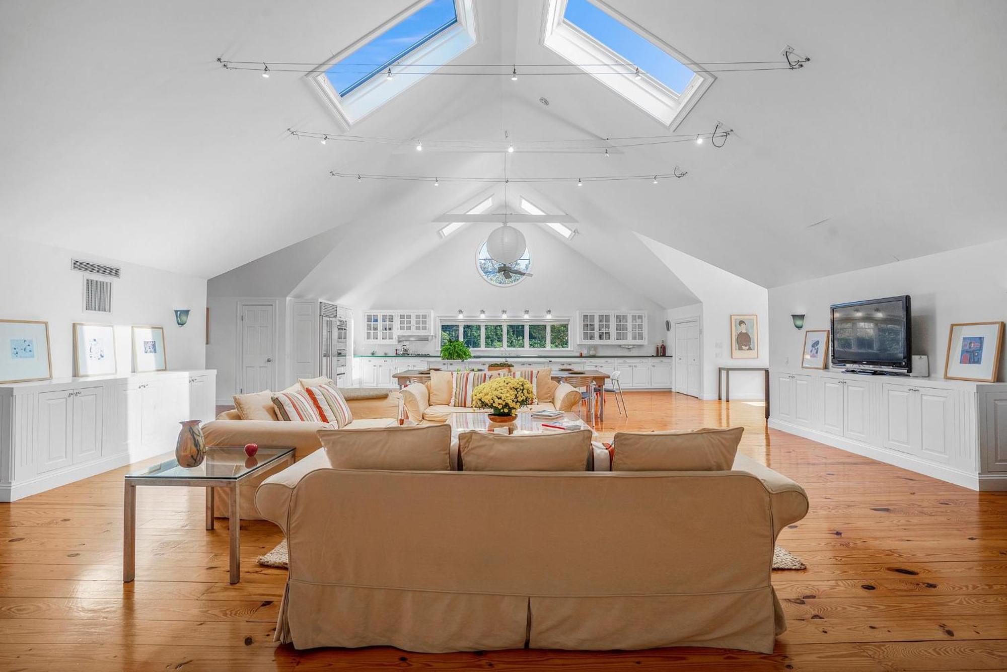 Large Modern North Fork Barn:Vineyards In Backyard, Harbes Farms Villa Mattituck Exterior photo